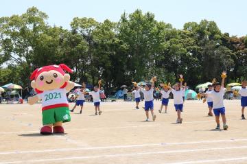 神戸小学校のダンスの写真